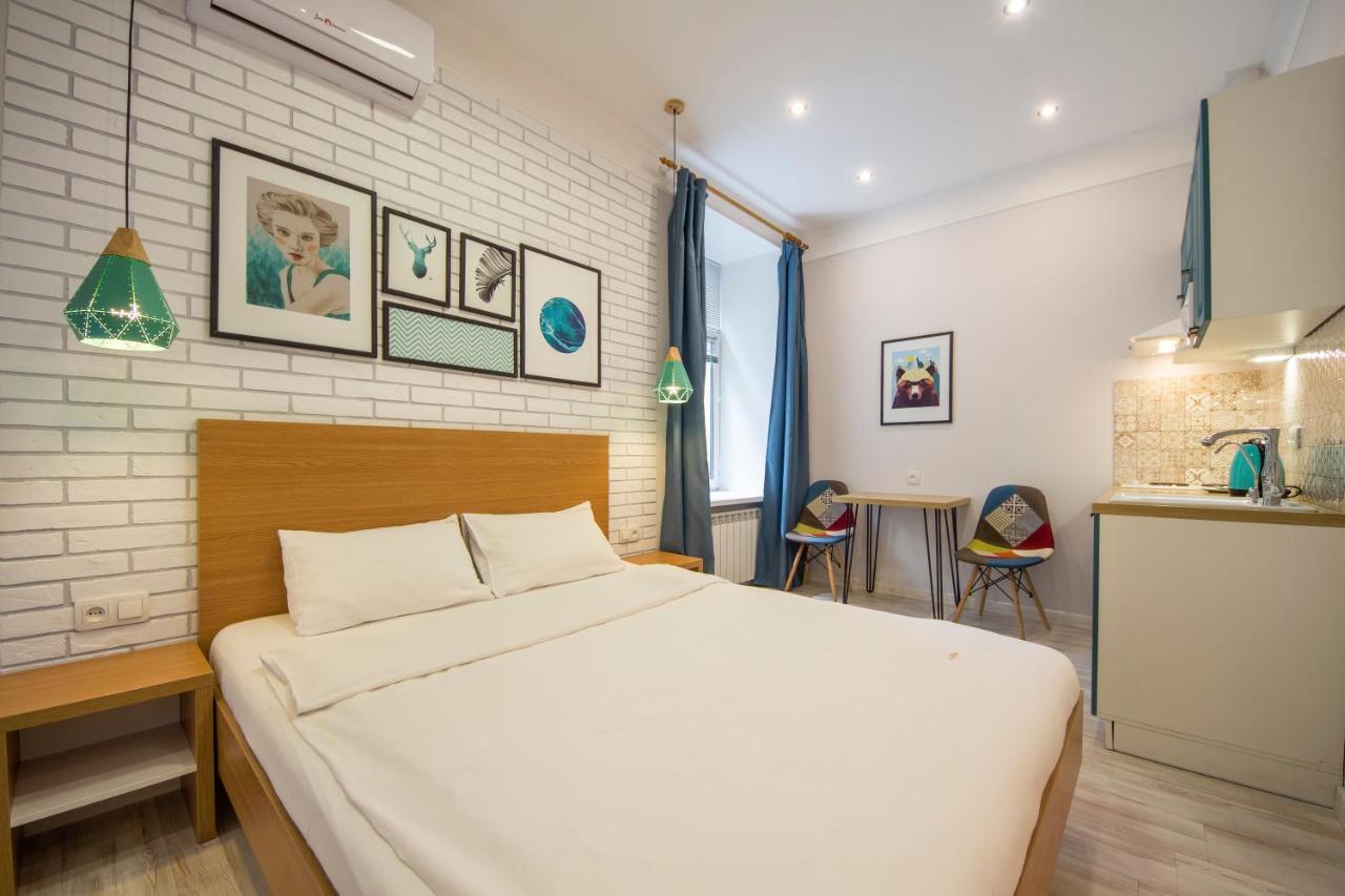 Design Apartments On Velyka Vasylkivska 42 Kiev Bagian luar foto