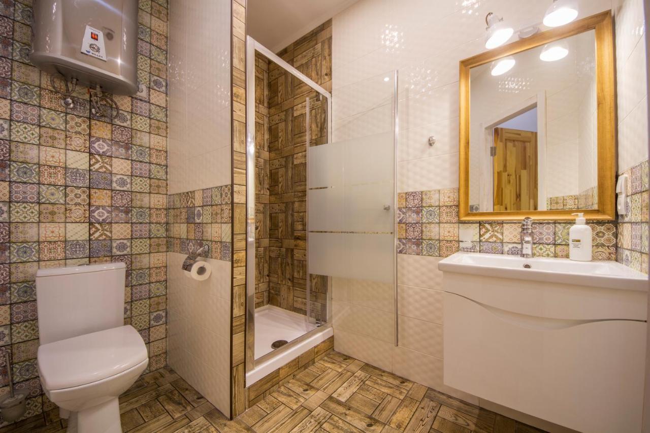 Design Apartments On Velyka Vasylkivska 42 Kiev Bagian luar foto