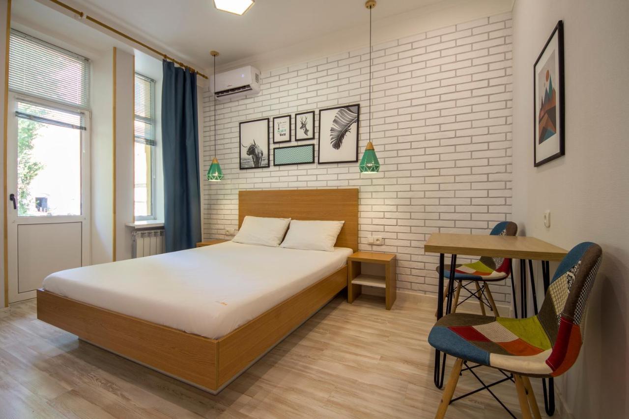 Design Apartments On Velyka Vasylkivska 42 Kiev Bagian luar foto