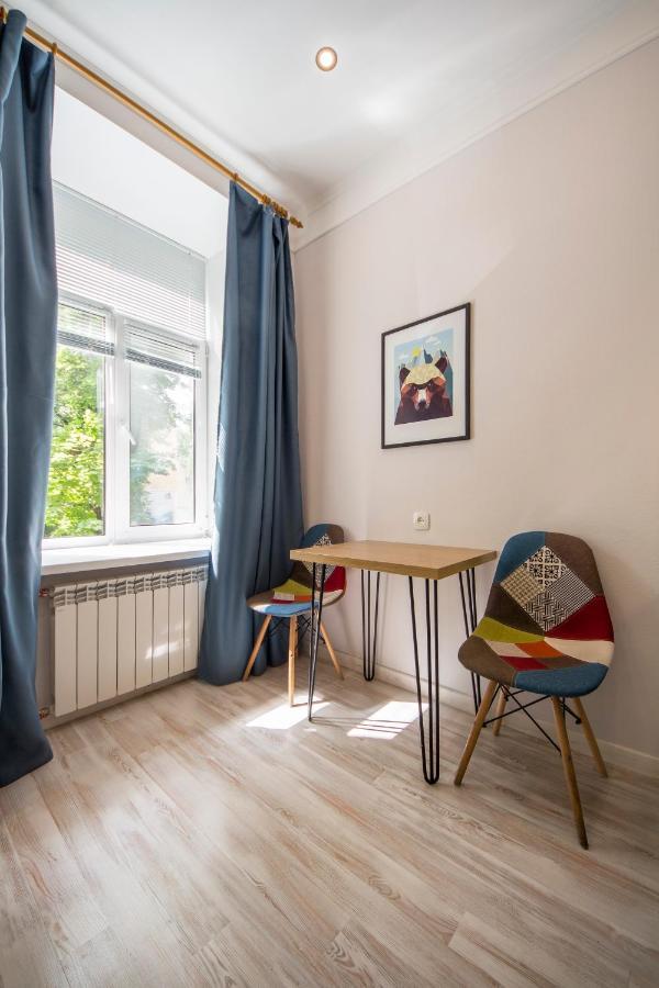 Design Apartments On Velyka Vasylkivska 42 Kiev Bagian luar foto
